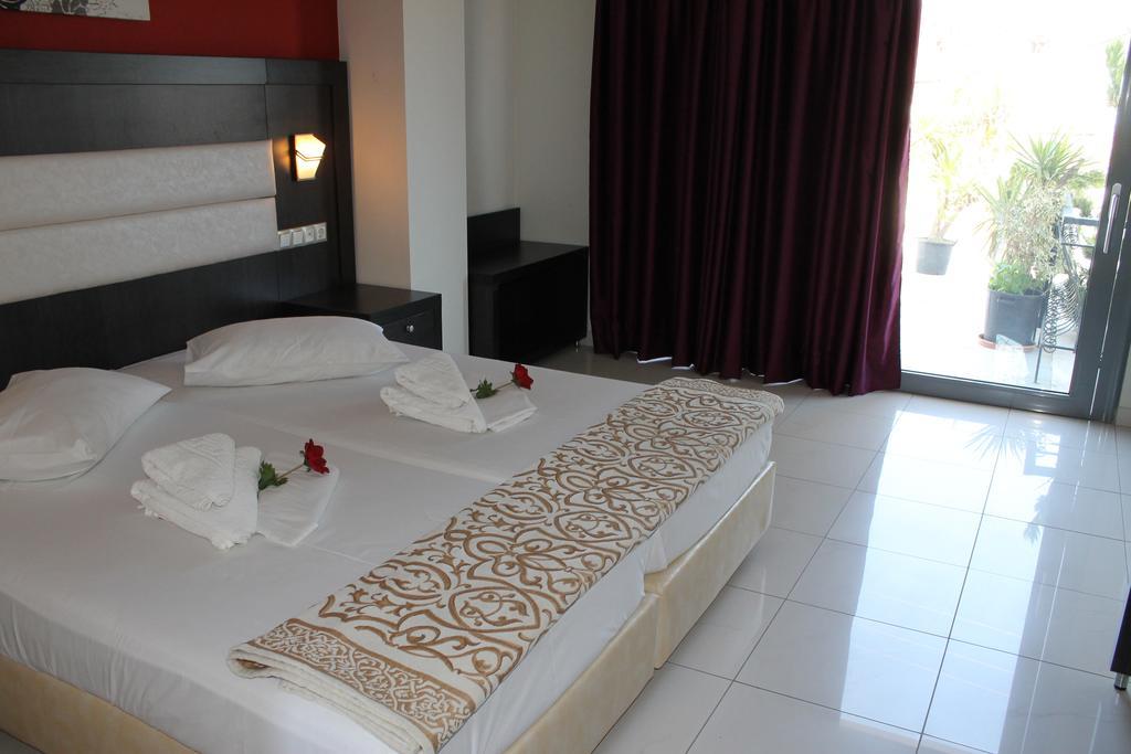 La Caretta Hotell Alykanas  Rum bild