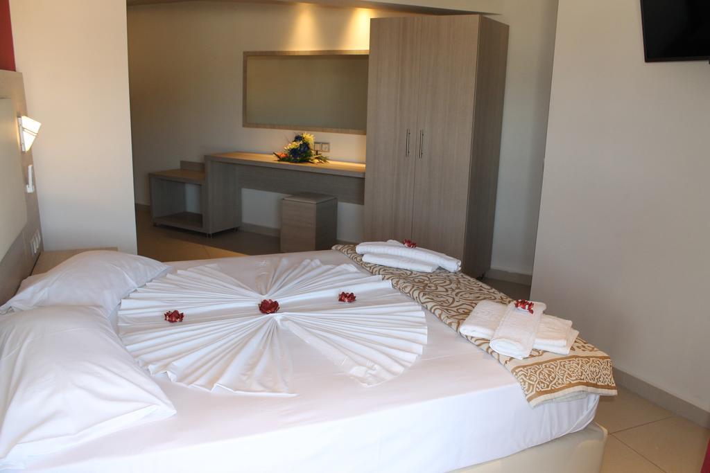La Caretta Hotell Alykanas  Exteriör bild